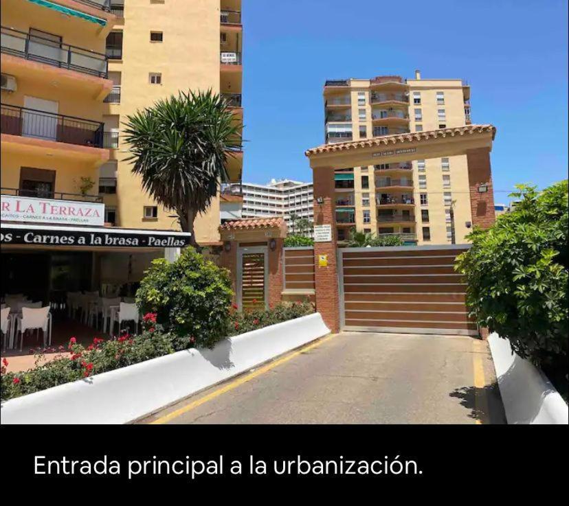 Apartamento Paseo Maritimo De Playamar Torremolinos Luaran gambar