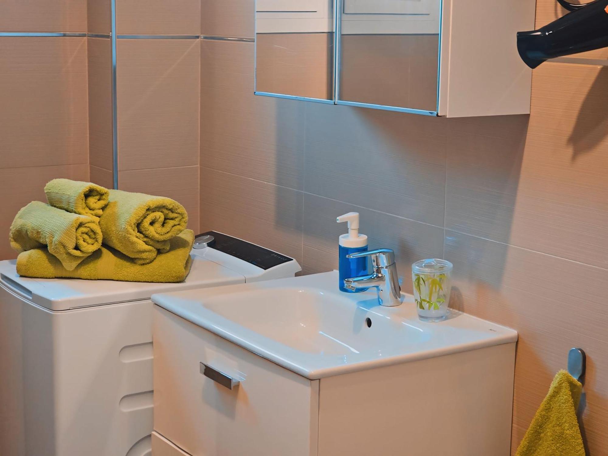 Apartamento Paseo Maritimo De Playamar Torremolinos Luaran gambar