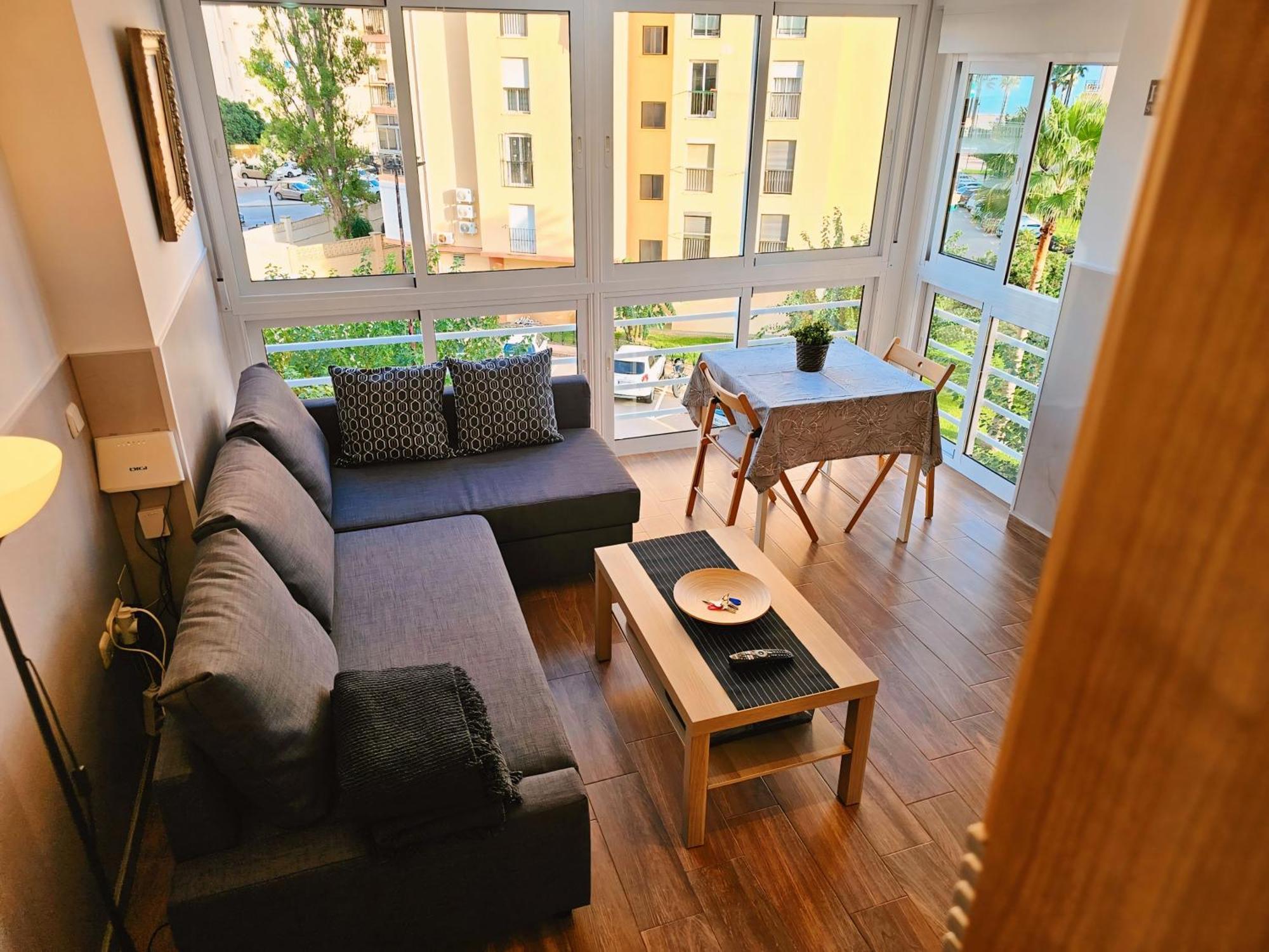 Apartamento Paseo Maritimo De Playamar Torremolinos Luaran gambar