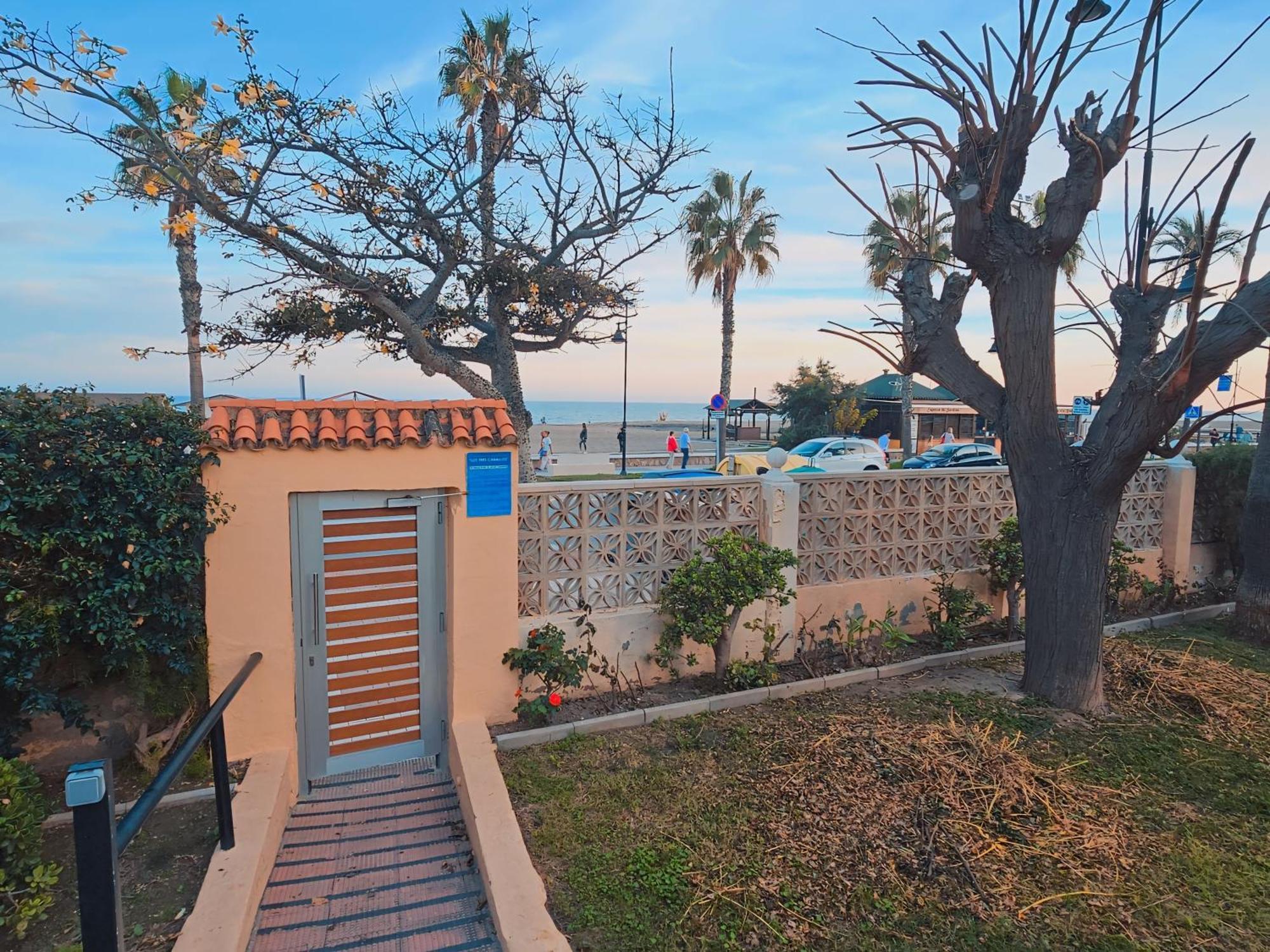 Apartamento Paseo Maritimo De Playamar Torremolinos Luaran gambar