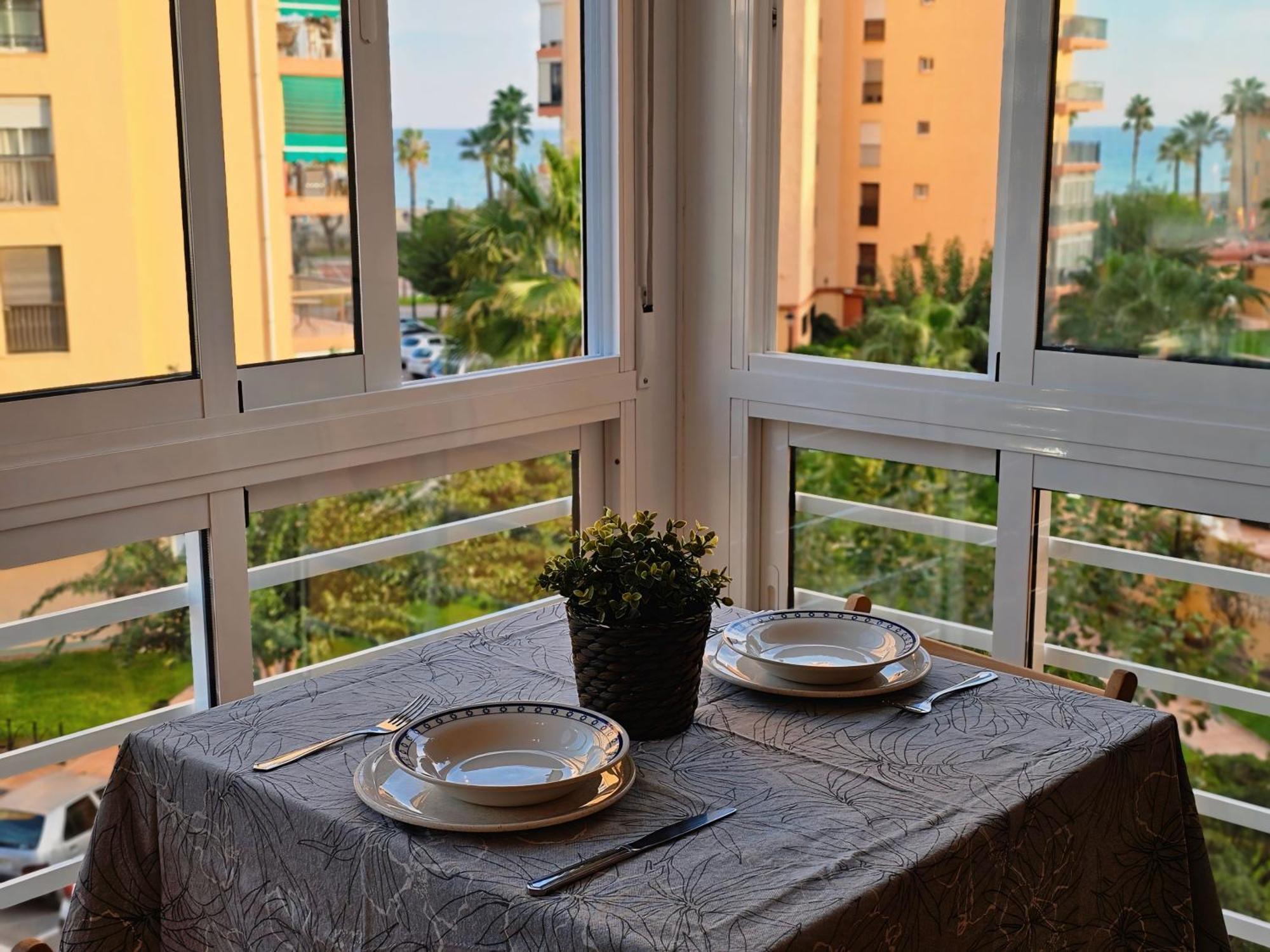Apartamento Paseo Maritimo De Playamar Torremolinos Luaran gambar